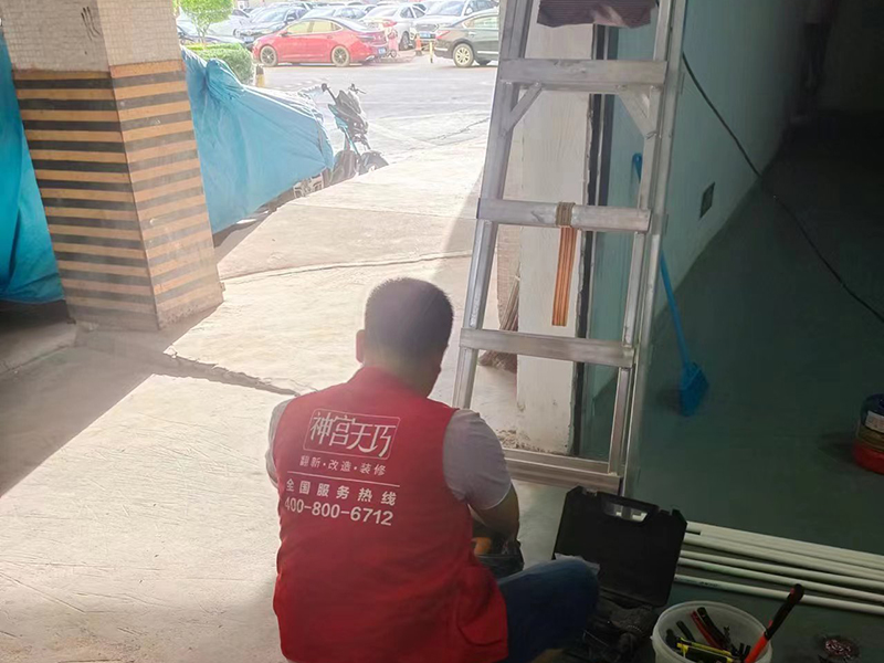 衛(wèi)生間蹲便改馬桶地磚是不是全拆，不拆地磚能改造衛(wèi)生間嗎(圖2)