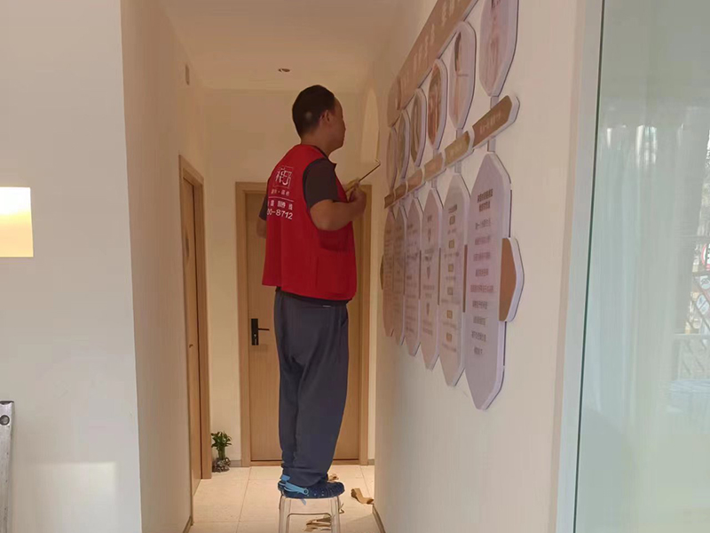 乳膠漆墻面裂縫怎么辦？墻面翻新要如何解決墻面問題(圖2)