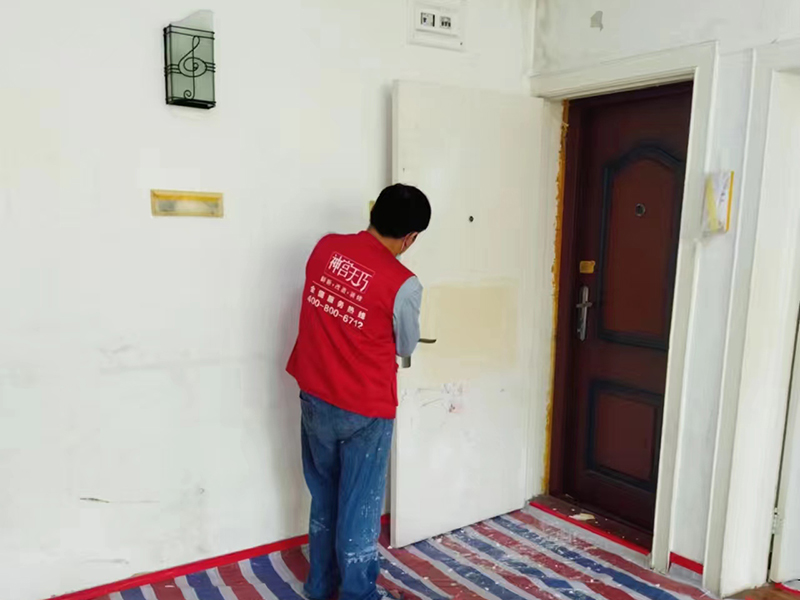 2022年室內(nèi)裝修墻面用什么好？乳膠漆和壁紙哪個更便宜環(huán)保？(圖4)