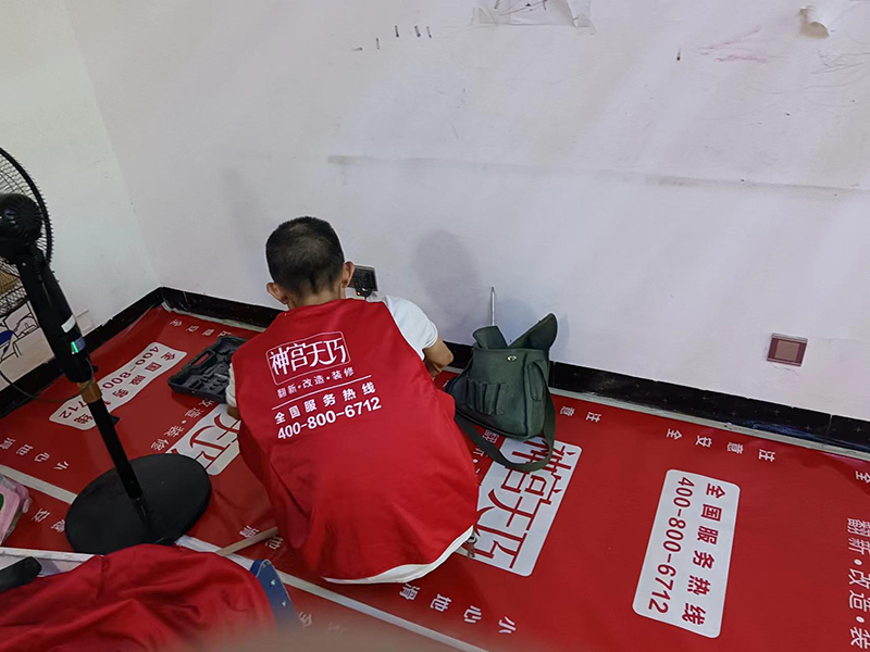 2022年室內(nèi)裝修墻面用什么好？乳膠漆和壁紙哪個更便宜環(huán)保？(圖3)