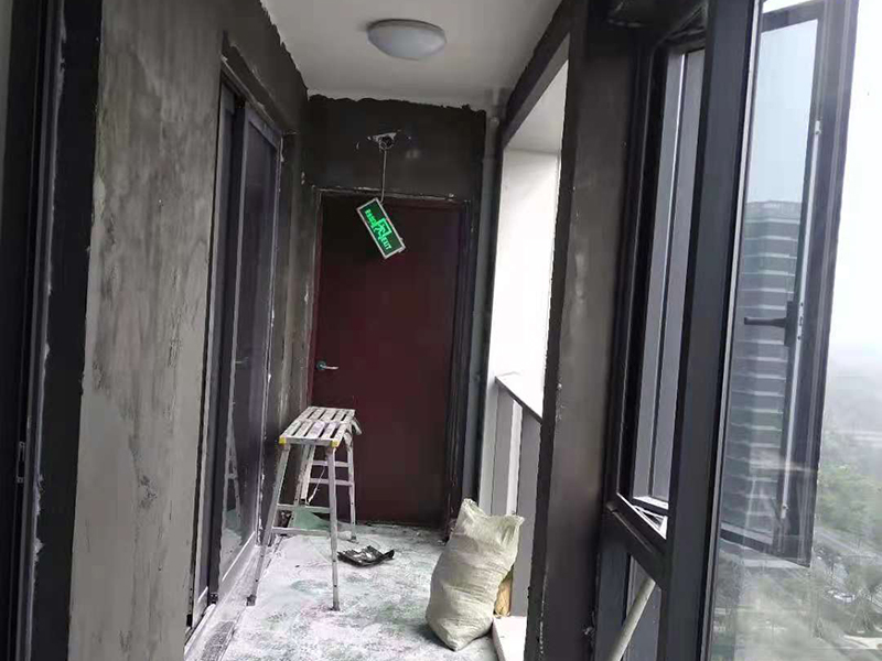 重慶陽臺安裝玻璃窗多少錢一平方？(圖1)
