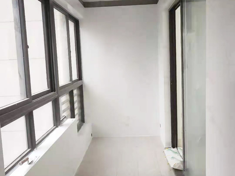 深圳陽臺安裝玻璃窗多少錢一平方？(圖1)