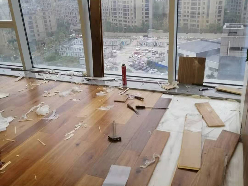 “財(cái)不外露”說得可能就是這種裝修吧！年輕人都喜歡這樣的客廳(圖3)