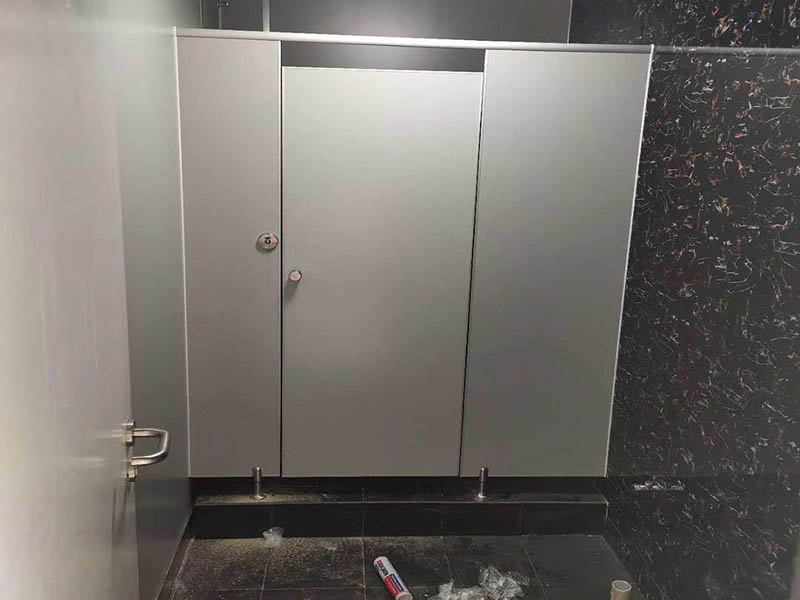 衛(wèi)生間墻面返潮掉皮怎么處理？